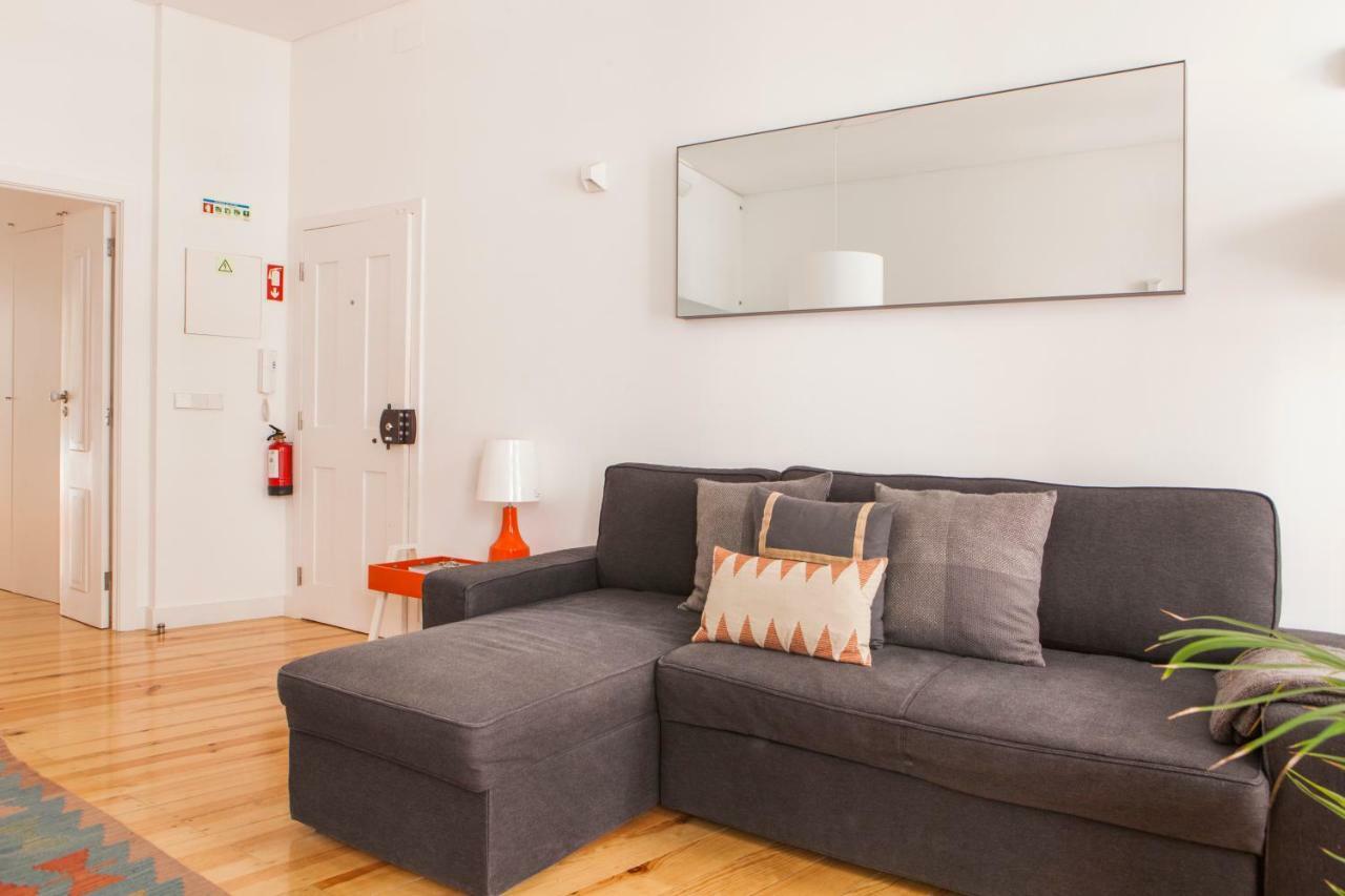 Cozy 1St Floor Flat Central Chiado District With Balconies And Ac 19Th Century Building Lisboa 外观 照片