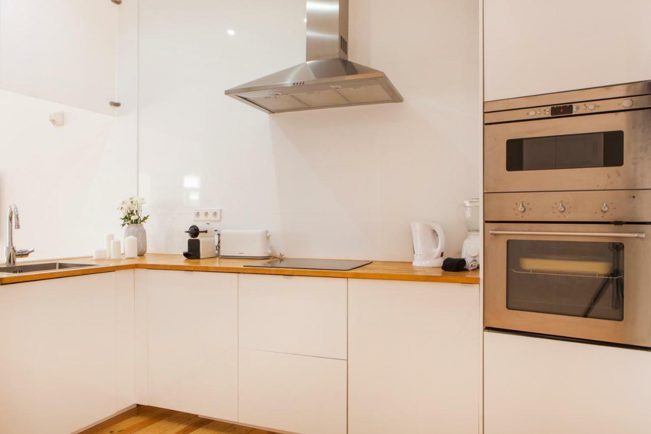 Cozy 1St Floor Flat Central Chiado District With Balconies And Ac 19Th Century Building Lisboa 外观 照片