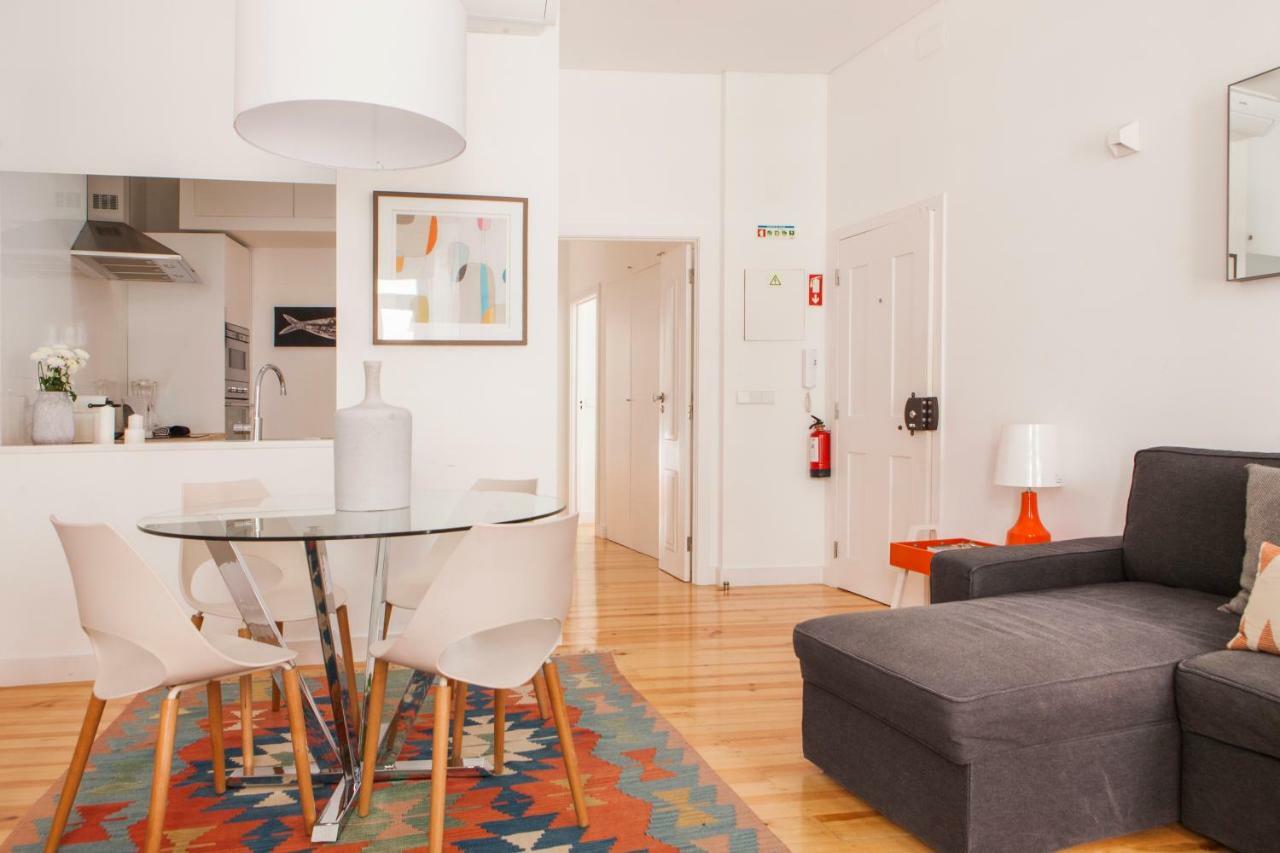Cozy 1St Floor Flat Central Chiado District With Balconies And Ac 19Th Century Building Lisboa 外观 照片