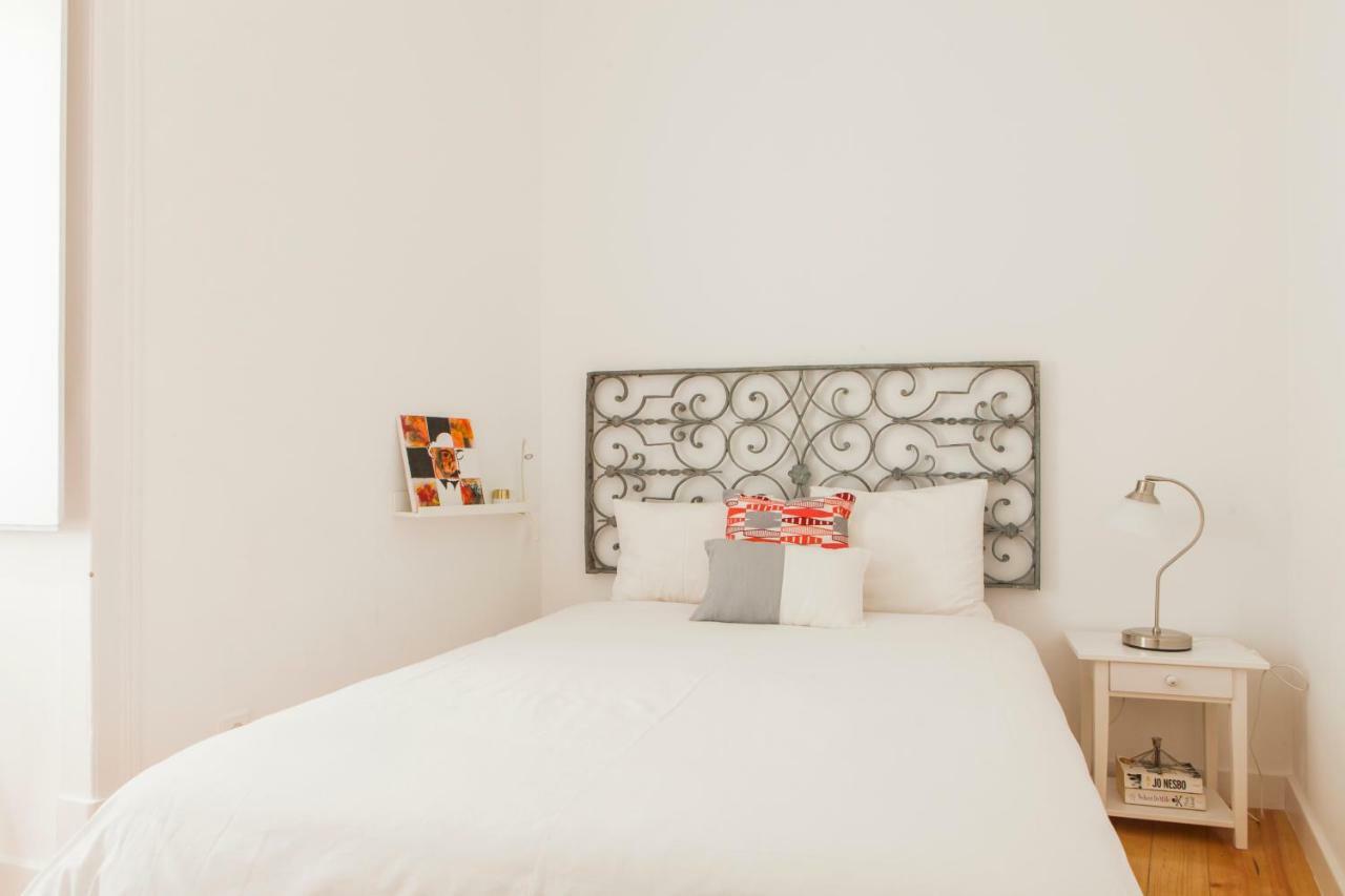 Cozy 1St Floor Flat Central Chiado District With Balconies And Ac 19Th Century Building Lisboa 外观 照片