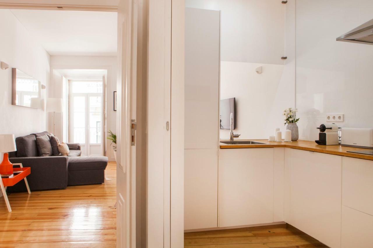 Cozy 1St Floor Flat Central Chiado District With Balconies And Ac 19Th Century Building Lisboa 外观 照片