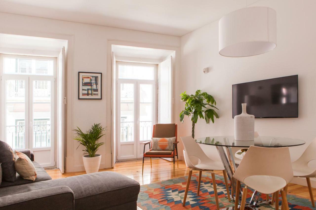 Cozy 1St Floor Flat Central Chiado District With Balconies And Ac 19Th Century Building Lisboa 外观 照片